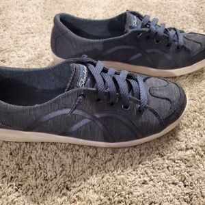 Cute gently used navy Skechers Take a Walk